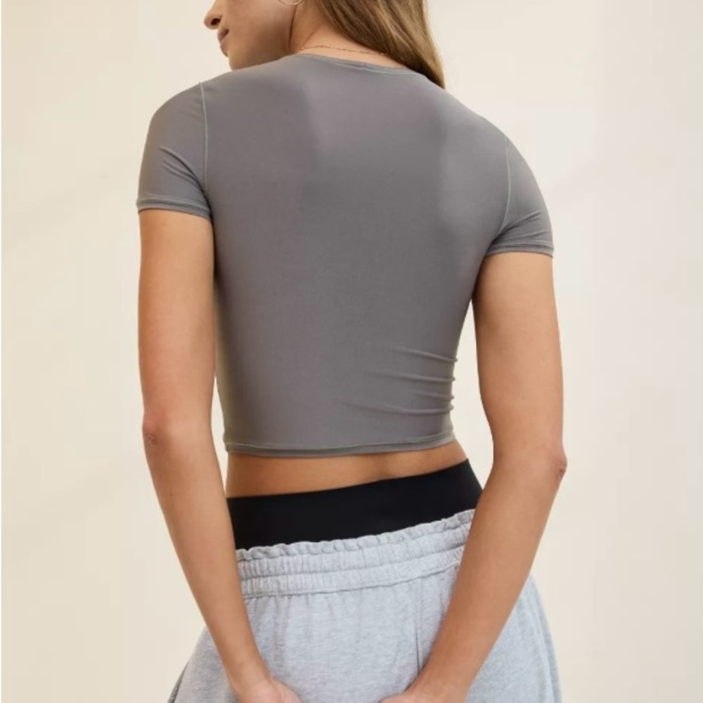 AERIE SMOOTHEZ Short Sleeve Crew Tee T Shirt in Shell Gray Small - Picture 2 of 5